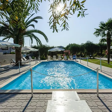 Chrisa Hotel 2*