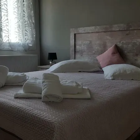 Chrisa فندق لايميناس