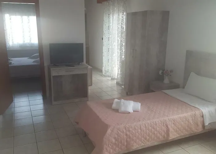 Christa Hotel 2*
